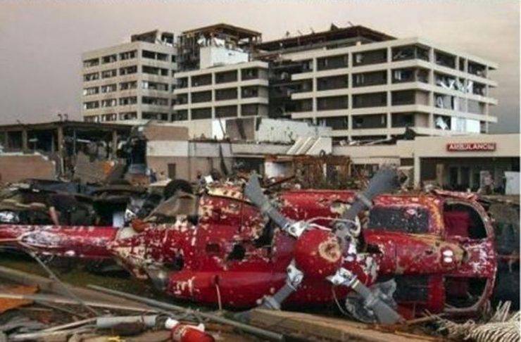 Miasto po przejściu tornado 24