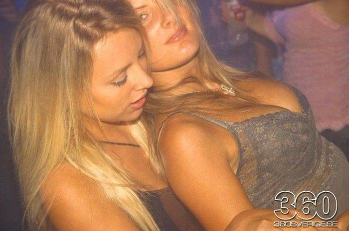 Dziewczyny z szwedzkich klubów 28