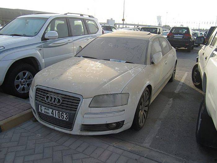Opuszczone samochody Dubaju 6