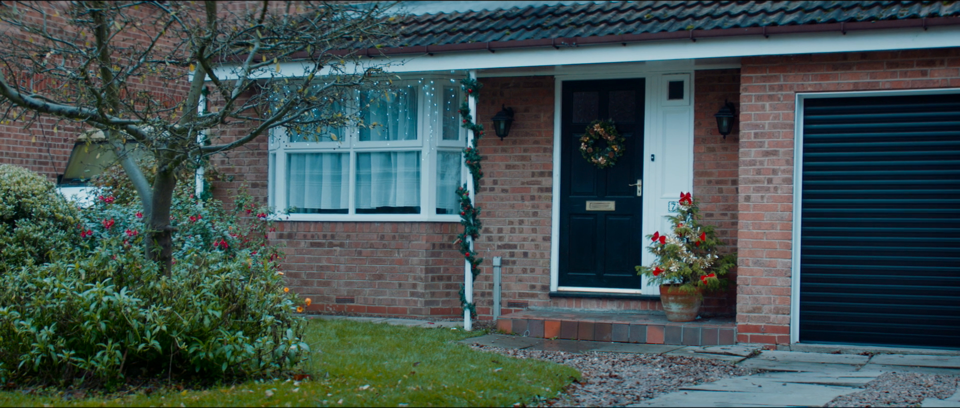 Await Further Instructions 2018 1080p AMZN WEB-DL DDP5 1 H 264-NTG Await Further Instructions 2018 1080p AMZN WEB-DL DDP5 1 H 264-NTG
